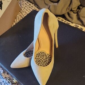 Elegant Tan Women's Heels